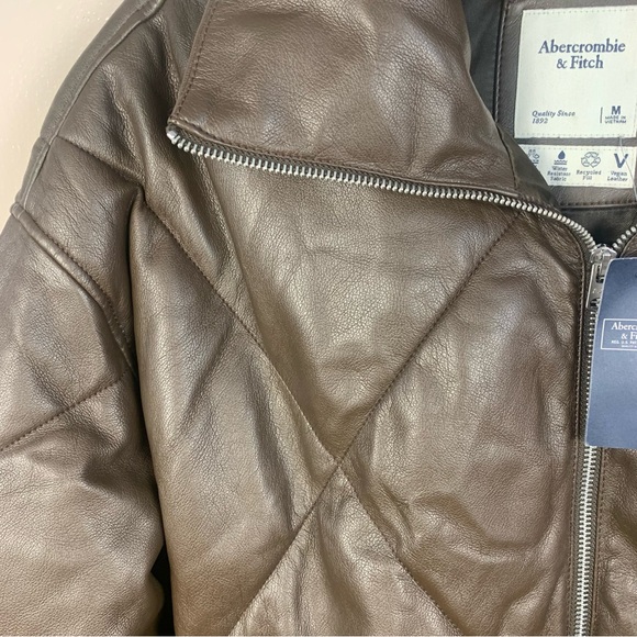 Abercrombie and Fitch Vegan Leather Puffer Quilted Jacket - Picture 4 of 16
